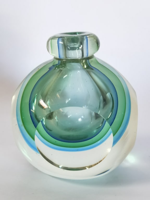 Murano Italy Cut-Facet Sommerso Glass Perfume Bott: Murano Italy Cut-Facet Sommerso Glass Perfume Bottle, 4in by 3.5in by 3.5in