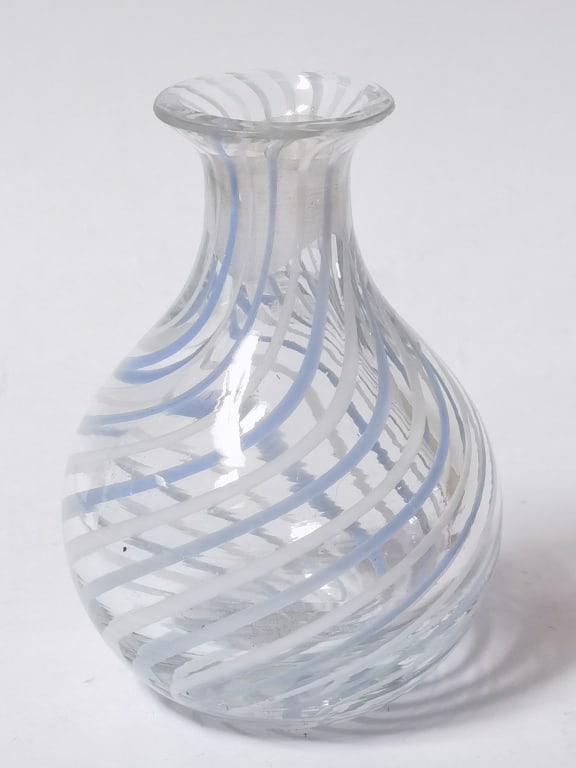 Vintage Murano Italy Blue/White Spiral Art Glass V: Vintage Murano Italy Blue/White Spiral Art Glass Vase, 3.5in