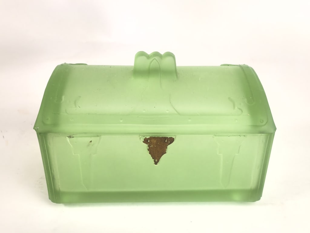 Art Deco Frosted Green Glass Casket Box: Art Deco Frosted Green Glass Casket Box, 5.5in by 3.5in by 3.25in