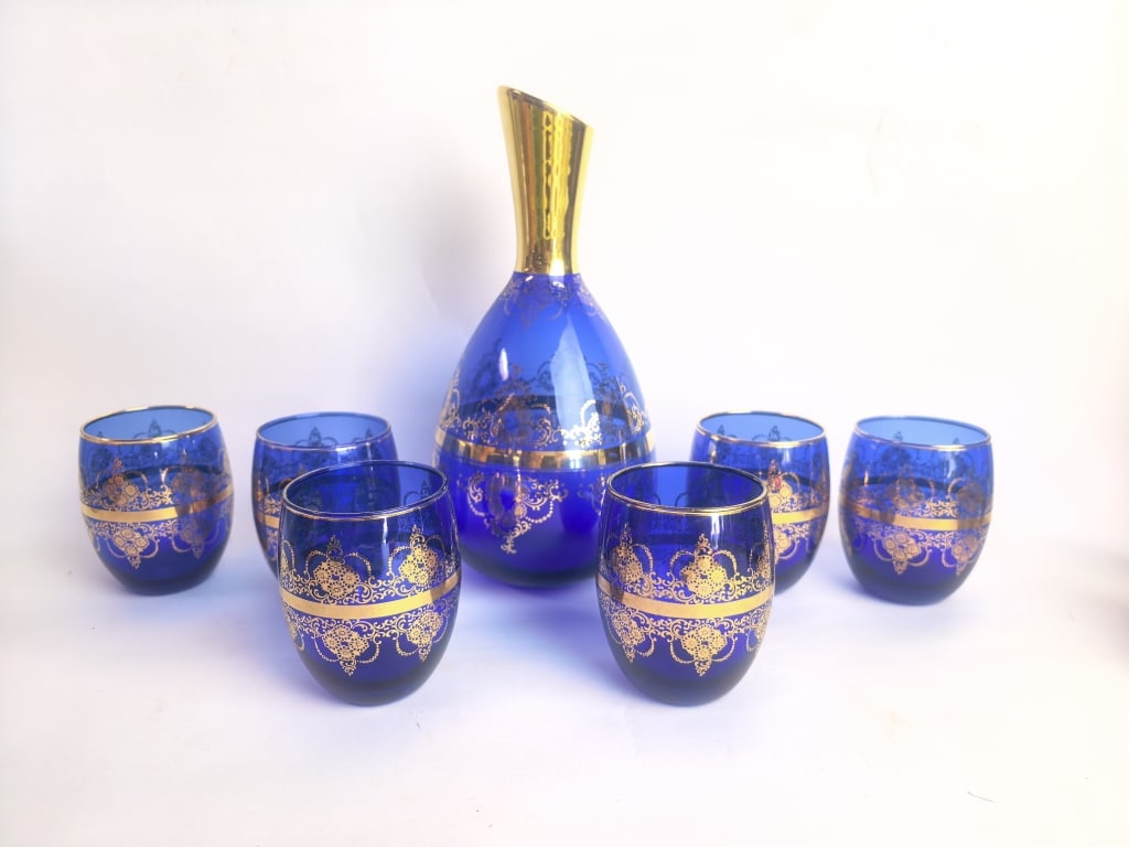 Murano Italy Vecchia Cobalt Blue & Gilt Decanter S: Murano Italy Vecchia Cobalt Blue & Gilt Decanter Set, 9.25in by 4.5in
