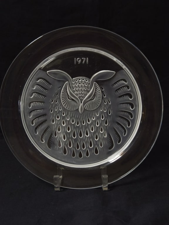 1971 Lalique France Crystal "Hibou (Owl)" Plate (1 of 3)