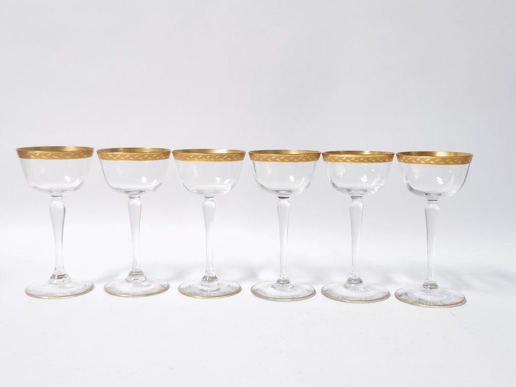 (6) Vintage Gilt-Rimmed Cordial or Liqueur Glasses: (6) Vintage Gilt-Rimmed Cordial or Liqueur Glasses, 5in