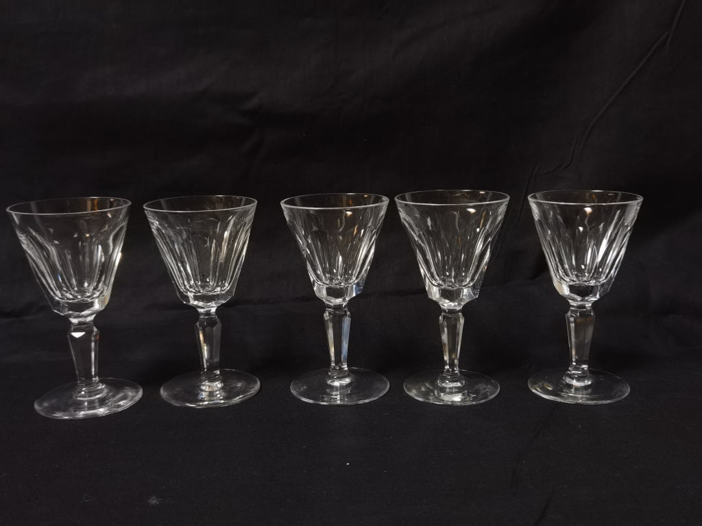 (5) Waterford Crystal Sheila Port Wine Glasses (1 of 5)