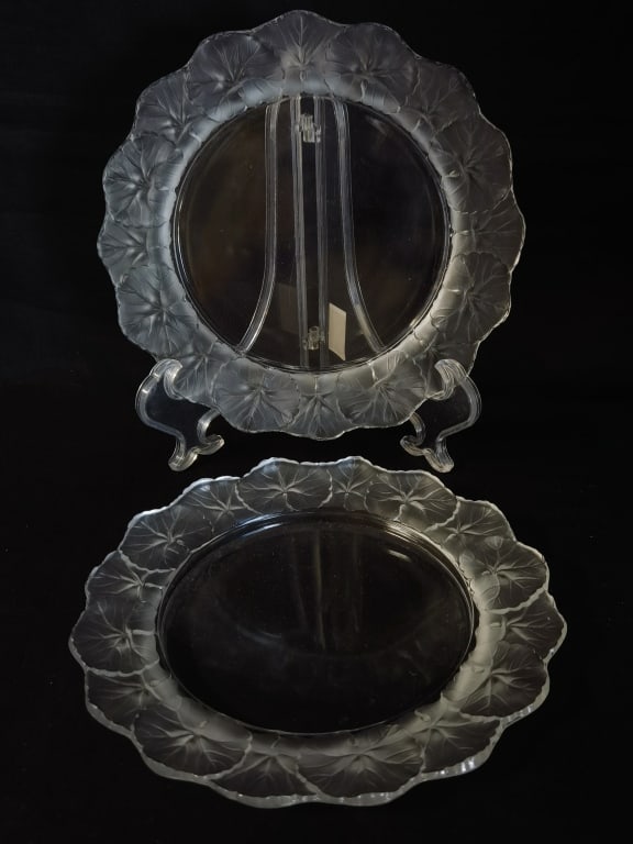 Pr. of Lalique France Crystal "Honfleur" Plates: Pr. of Lalique France Crystal "Honfleur" Plates, 8.25in