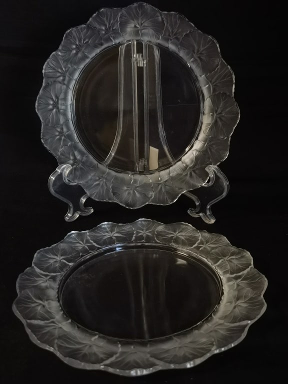 Pr. of Lalique France Crystal "Honfleur" Plates: Pr. of Lalique France Crystal "Honfleur" Plates, 8.25in