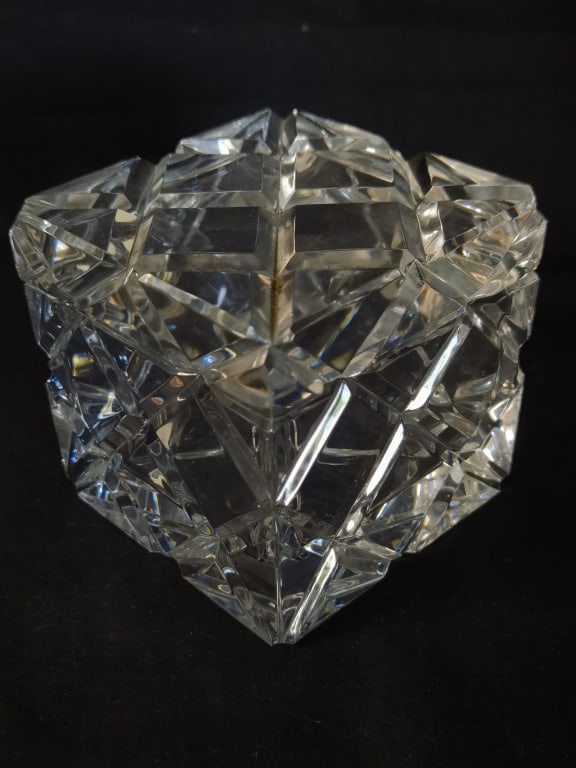 French Geometric Cut Crystal Lidded Box (1 of 5)