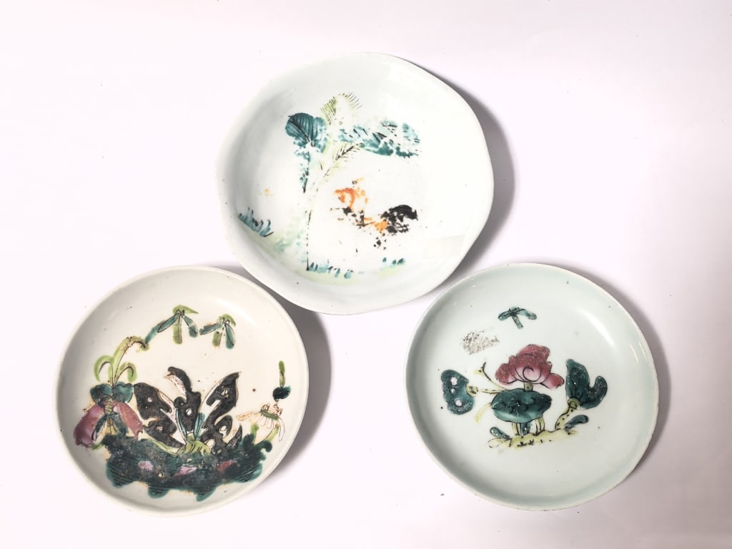 (3) Late Qing Chinese Porcelain Famille Rose Dishe: (3) Late Qing Chinese Porcelain Famille Rose Dishes, 6.25in