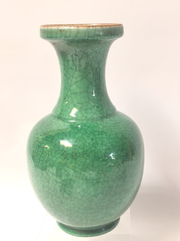 Qing Chinese Porcelain Green Glaze Vase (1 of 5)