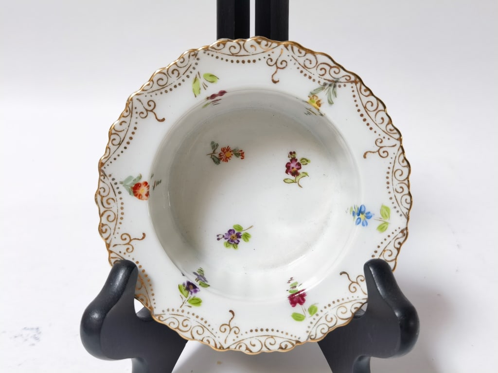 Vintage Porcelain Floral Round Bowl: Vintage Porcelain Floral Round Bowl, 4.25in by 1 3/8in