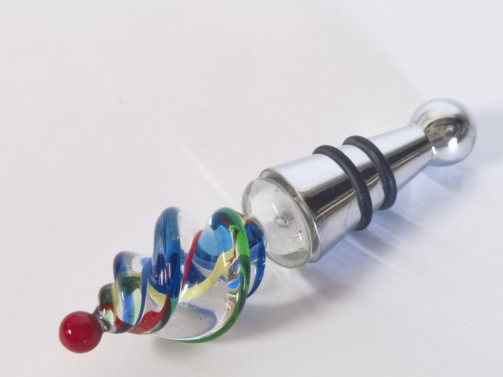 Murano Italy Art Glass Conical Wine Bottle Stopper: Murano Italy Art Glass Conical Wine Bottle Stopper, 3.75in