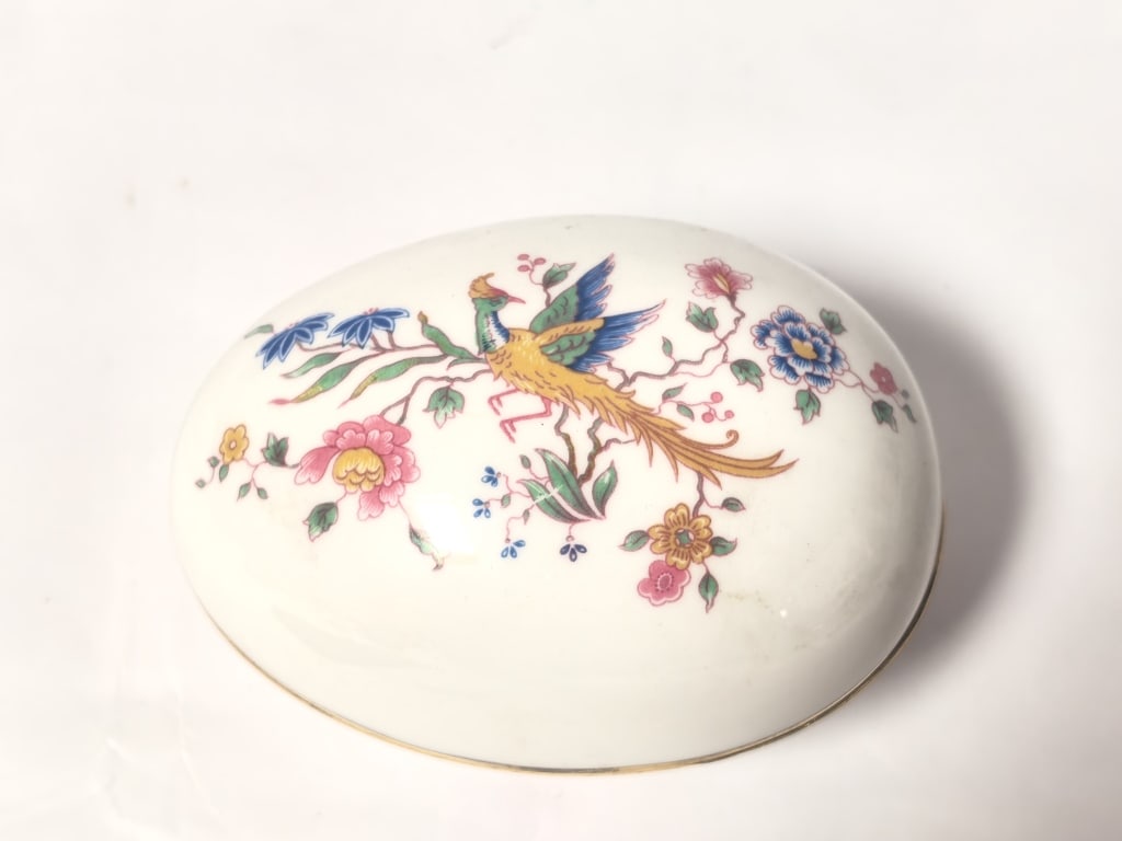Vintage Hammersley "Bird of Paradise" Egg Box: Vintage Hammersley "Bird of Paradise" Egg Box, 4.5in by 3.25in by 3in