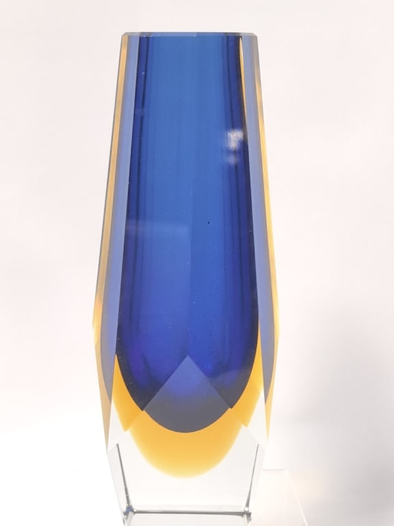 Murano Italy Faceted Sommerso Glass Vase: Murano Italy Faceted Sommerso Glass Vase, 7.75in by 3.5in