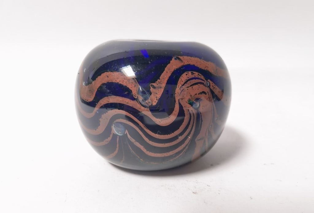 2022 Signed Nikolas Pulled Pattern Art Glass Vase (1 of 6)