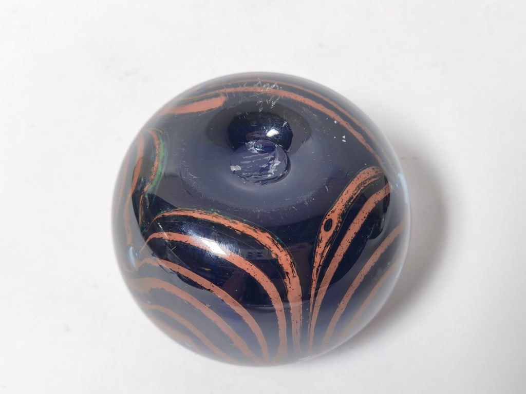 2022 Signed Nikolas Pulled Pattern Art Glass Vase - 5