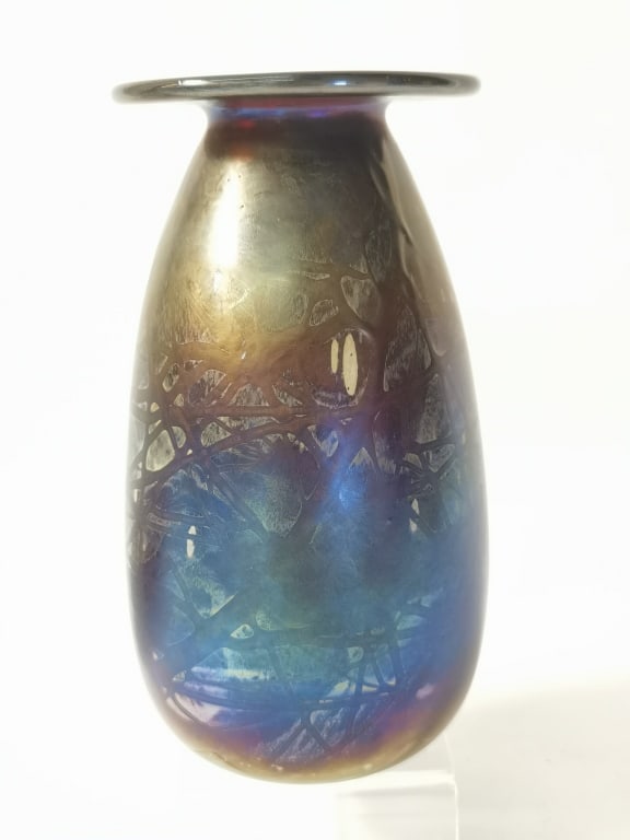 1976 Brian Lonsway Toledo Iridescent Art Glass Vas: 1976 Brian Lonsway Toledo Iridescent Art Glass Vase, 7.25in