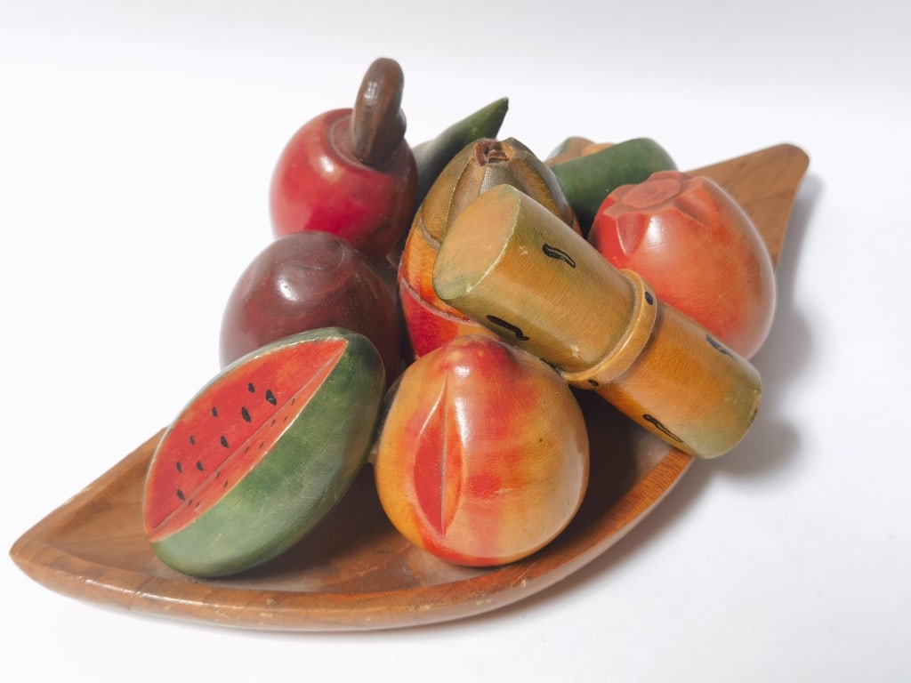 Vintage Carved Wood Decorative Fruit Centerpiece: Vintage Carved Wood Decorative Fruit Centerpiece, 14in by 7in by 5in