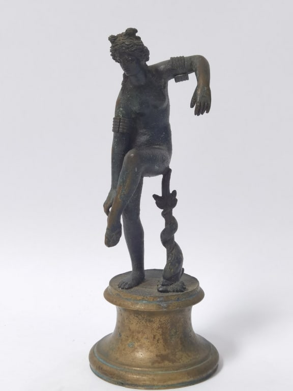 Antique Classical Grand Tour Style Bronze Venus Fi: Antique Classical Grand Tour Style Bronze Venus Figure, 7in