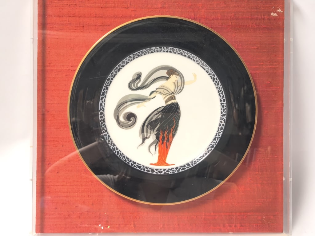 Mikasa Japan Erte Flames D. Amour Plate in Display (1 of 3)