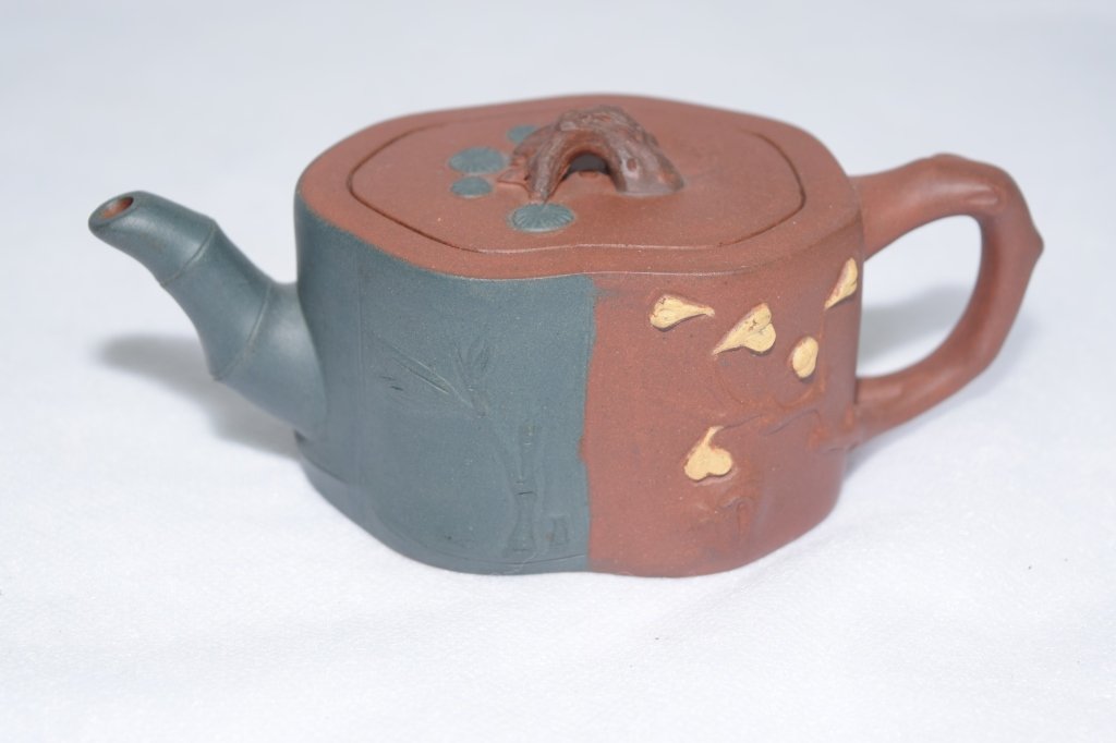 Chinese YiXing ZiSha Teapot: L: 6in. Chip on cover.