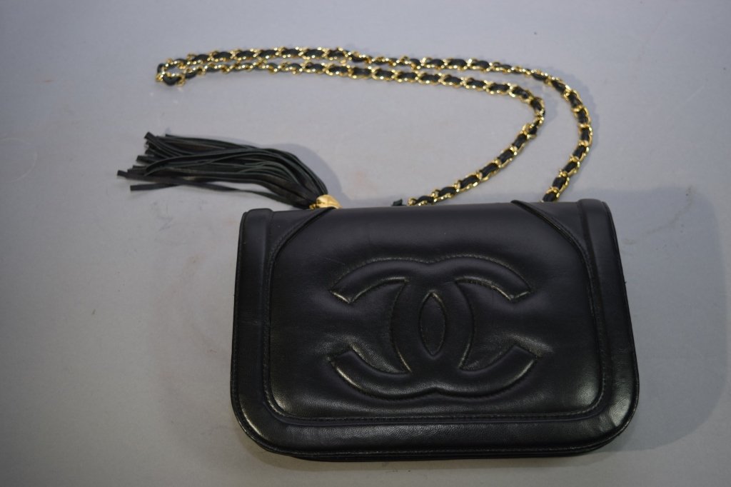 Chanel-Style Chain Flap Shoulder Bag (1 of 6)
