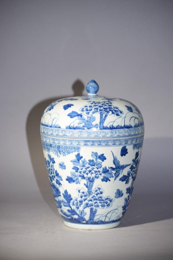 19th C. Chinese Blue and White Covered Jar (1 of 10)