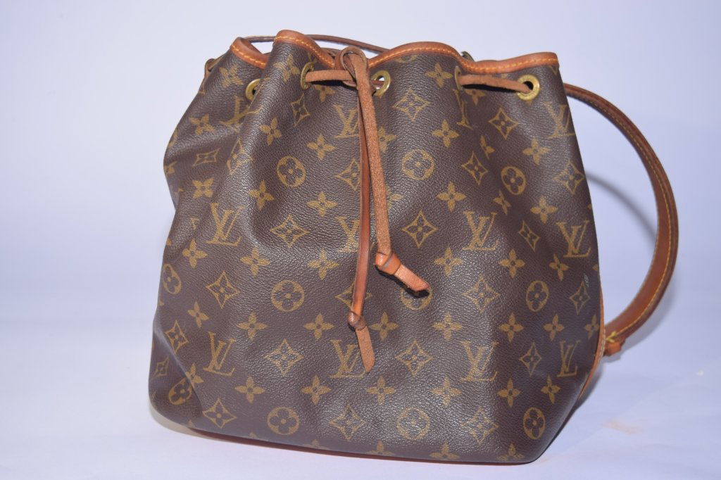 Authentic Louis Vuitton Bucket Handbag (1 of 5)