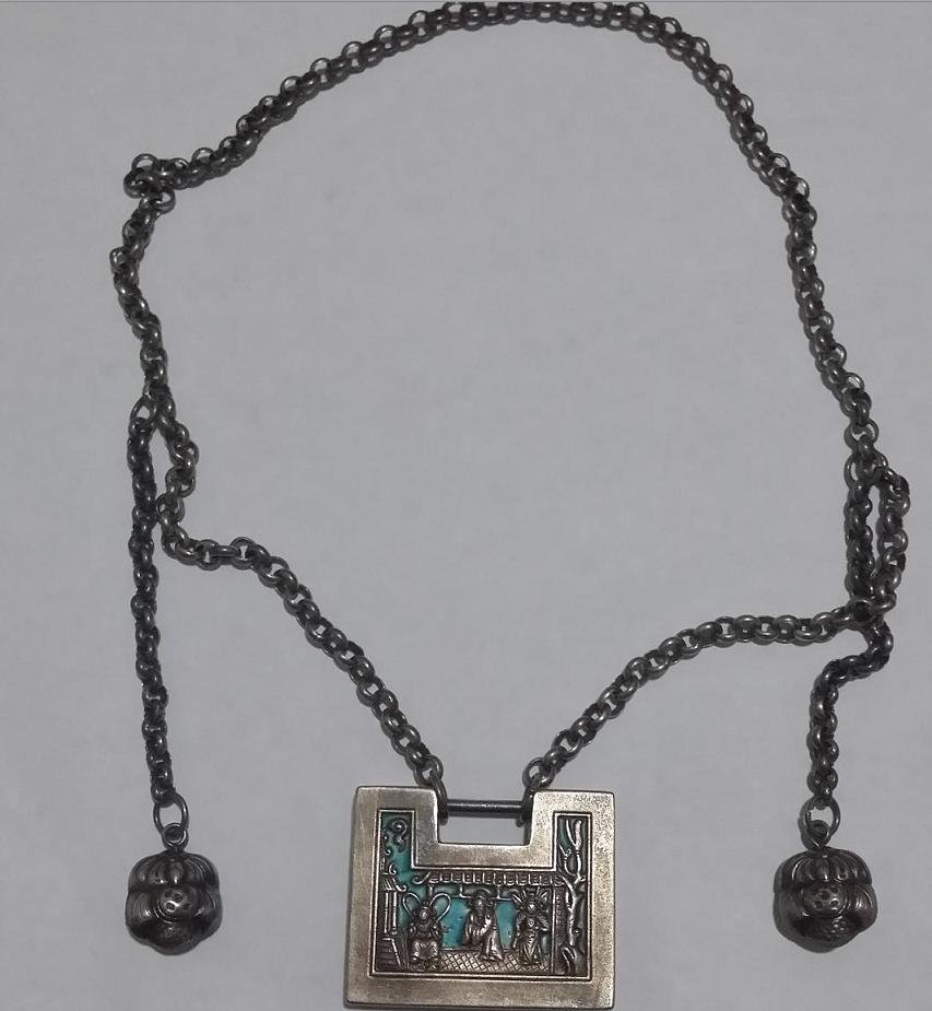 China Silver Necklace in the Qing Dynasty (1 of 4)