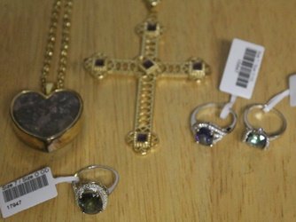 Beautiful Miscellaneous Jewelry Set (1 of 6)