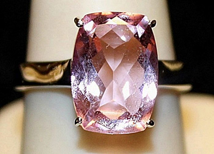 Gorgeous Pink Lab Sapphire SS Ring. (182L) (1 of 2)