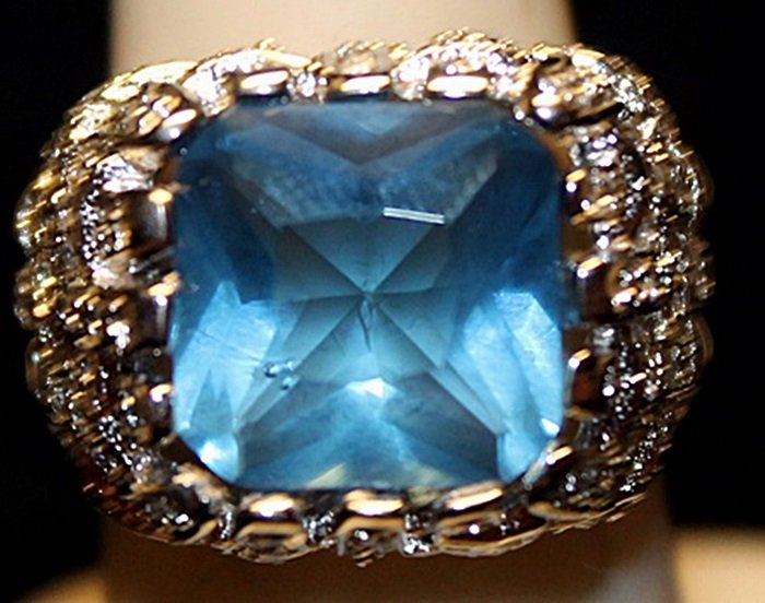 Fancy Blue Topaz Sterling Silver Ring. (518L): Fancy Blue Topaz Sterling Silver Ring. (518L) Gemstones twt approx. 10cts.