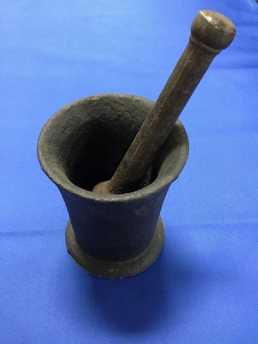 Large Antique 19th century Cast Iron Mortar and pestle