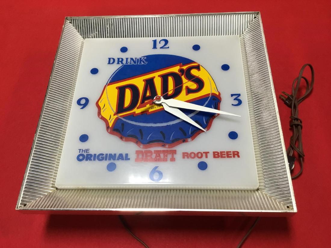 Dads Rootbeer Lighted Clock: Drink Dads the Original Draft Root Beer, working order, lights up.