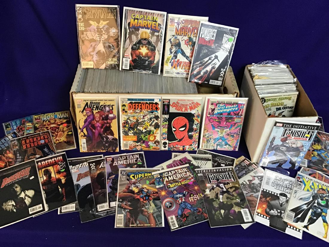 Lot of approx 415 + or -: Dark Avengers, The Sensational Spider-Man, The Punisher, Iron Man, Captain America, Superman, Robin, The Defenders, Cat Woman and many other titles