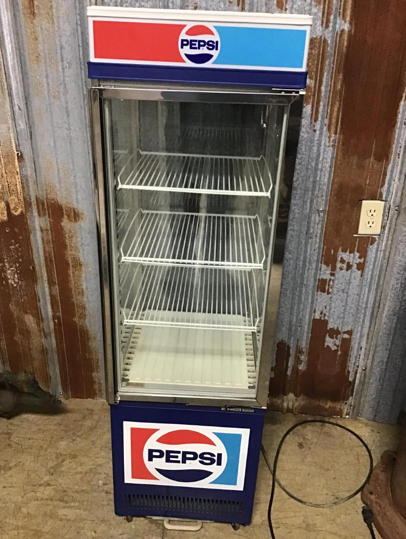 昭和　レトロ　PEPSI 冷蔵庫 SANDEN 3棚付き 2025年最新】PEPSI 冷蔵庫・冷凍庫の人気アイテム - メルカリ