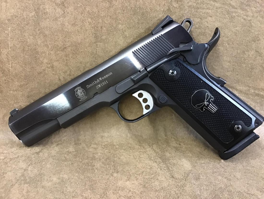 Smith and Wesson Model 1911 .45 Auto: SN JRJ5535
