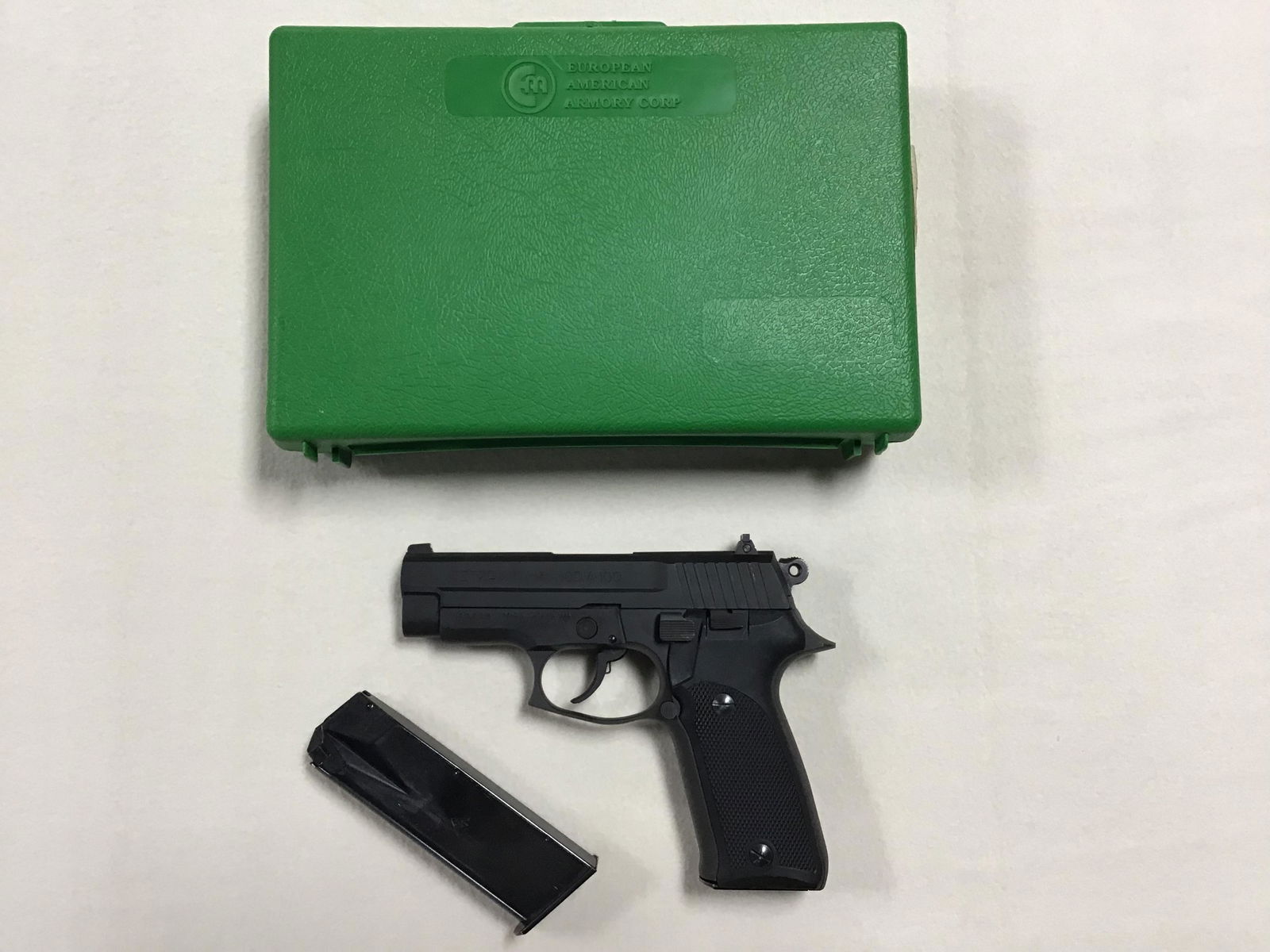 Astra Model A100 .40 Smith and Wesson: SN: X8238, Hardcase and extra clip.