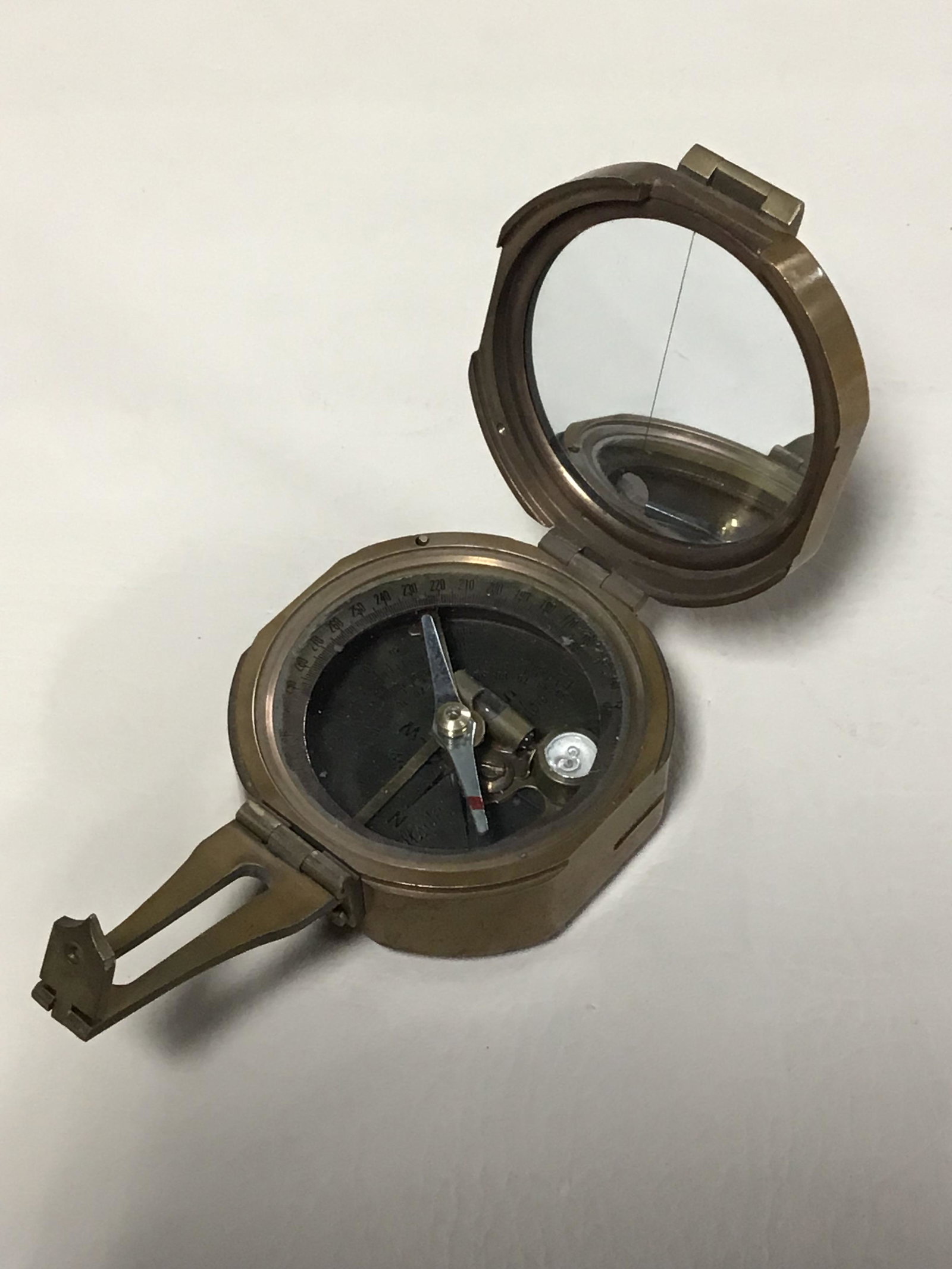 Antique Solid Brass Nautical Compass: Compass Was Made By Stanley London. Top Of Compass Has Natural Sine Chart. You Open The Compass Up To Reveal The Inner Compass & Readings. Compass Is In Very Good Condition. 3" Dia