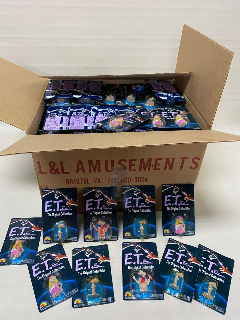 200 +/- NOS E.T. ORIGINAL COLLECTABLES FIGURES: NOS CONDITION