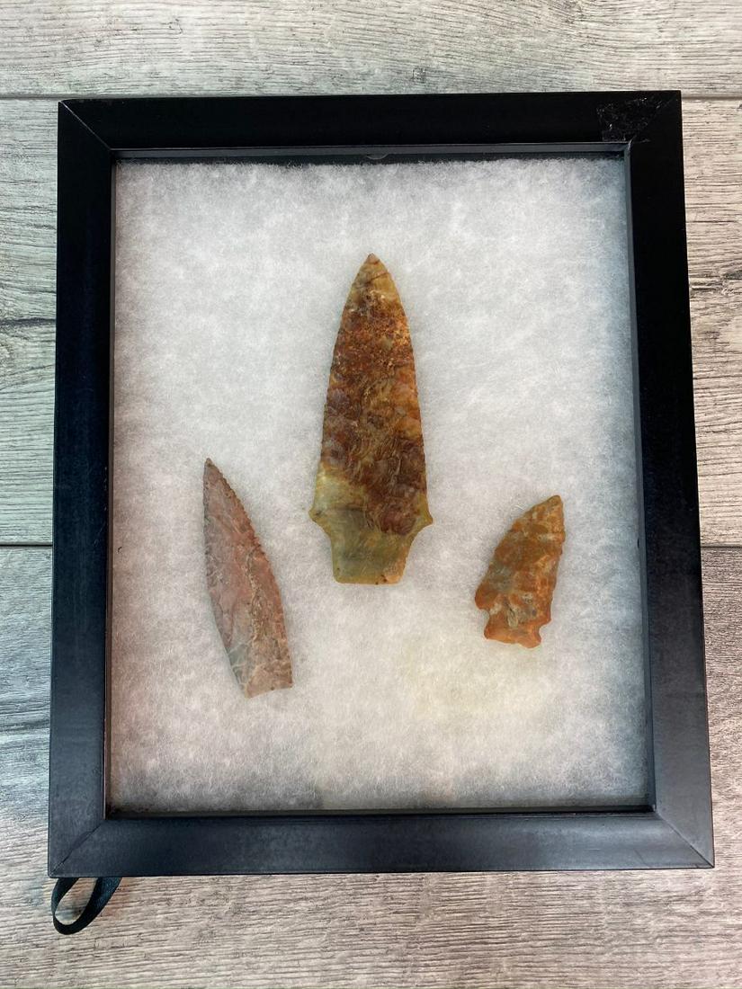 NATIVE AMERICAN ARTIFACTS: ANGOSTURA SPREARPOINT 3 1/2" FROM TEXAS. HORSECREEK FLINT PICKWICK SPEAR 2 1/2" FROM ERWIN, TN. HEAVY DUTY KNIFE 5" FROM COFFEE SLOUGH (ALABAMA). SOLD AS IS. BUYER ASSUMES ALL RISKS AND RESPONSIBILITY