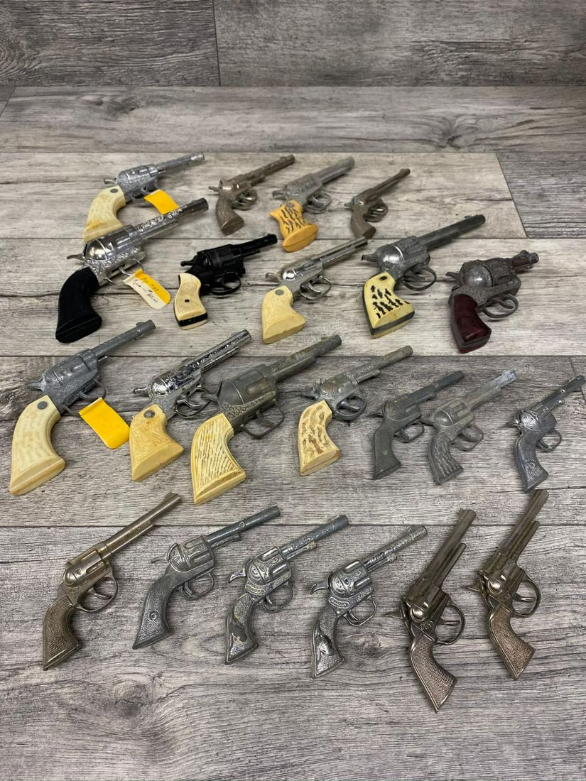 LOT OF 22 VINTAGE CAP GUNS: FOUND, USED CONDITION