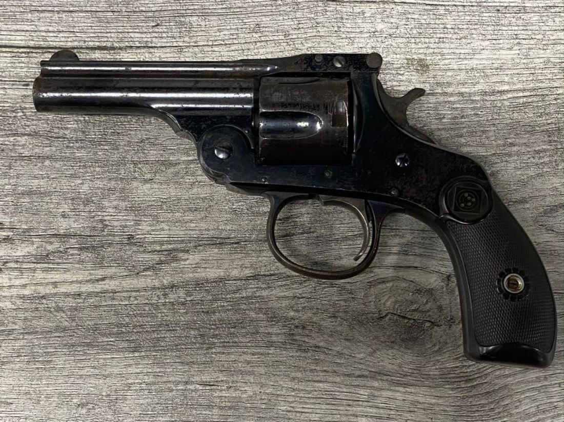 HARRINGTON & RICHARDSON 32 CAL.: SN# 118