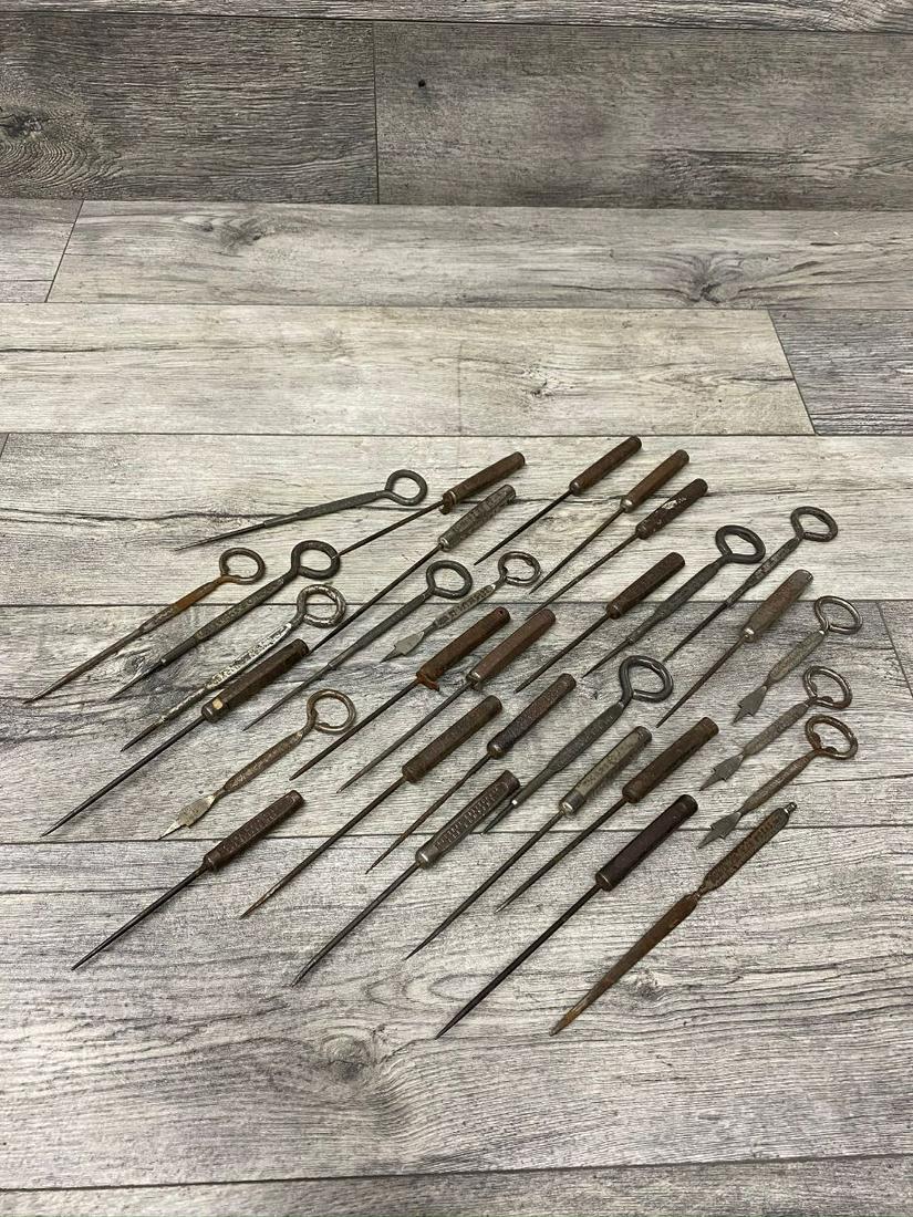 LOT OF 31 VINTAGE ADVERTISING ICE PICKS: SORGE'S ICE CREAM, DRINK PENN CERA, CENTRAL CALIFORNIA ICE, CHESTER CRYSTAL ICE, ELLIOT ICE, DOMINION IRON WORKS, ETC. FOUND CONDITION