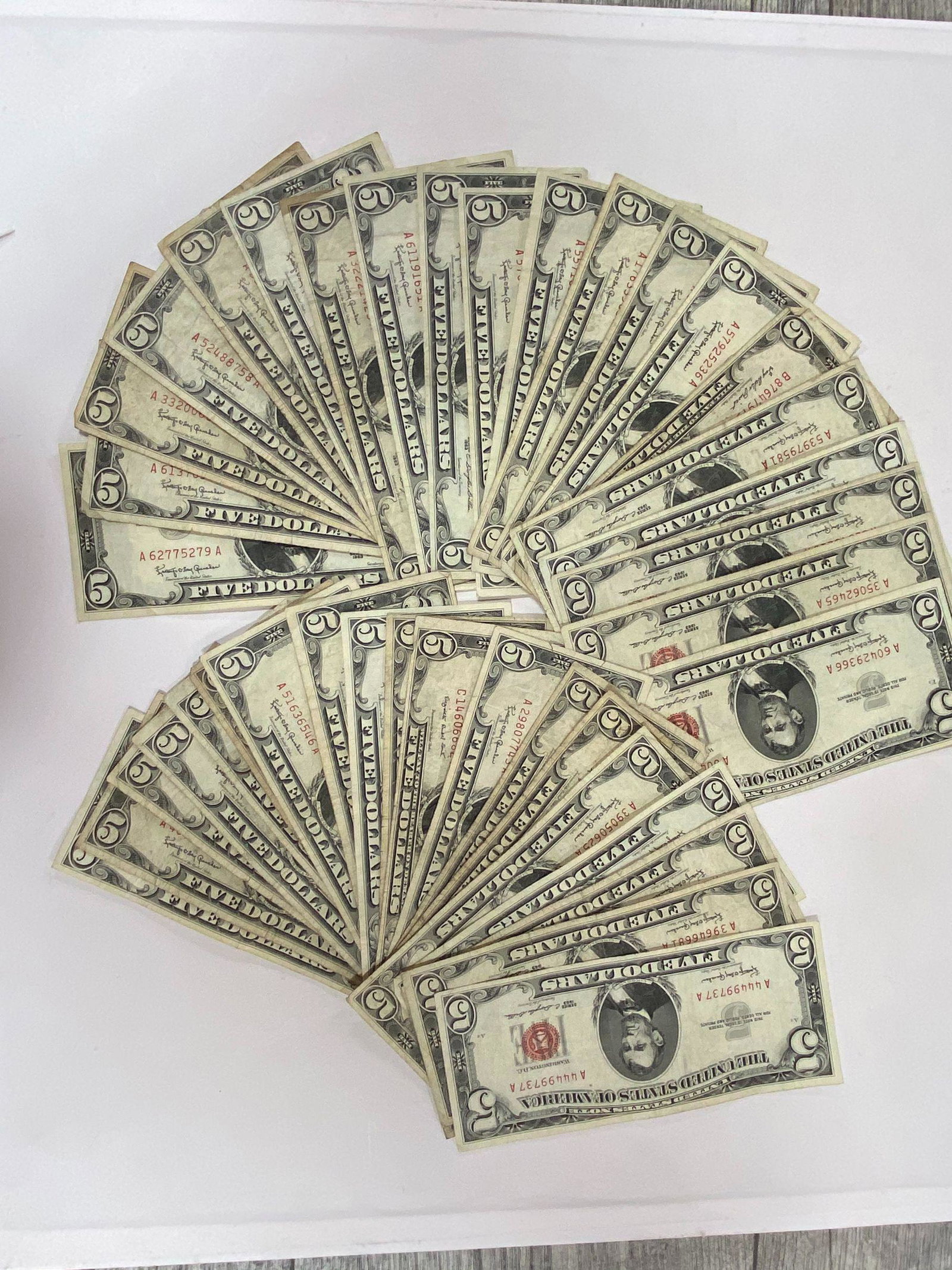 40 RED SEAL $5 NOTES: CIRCULATED NOTES
