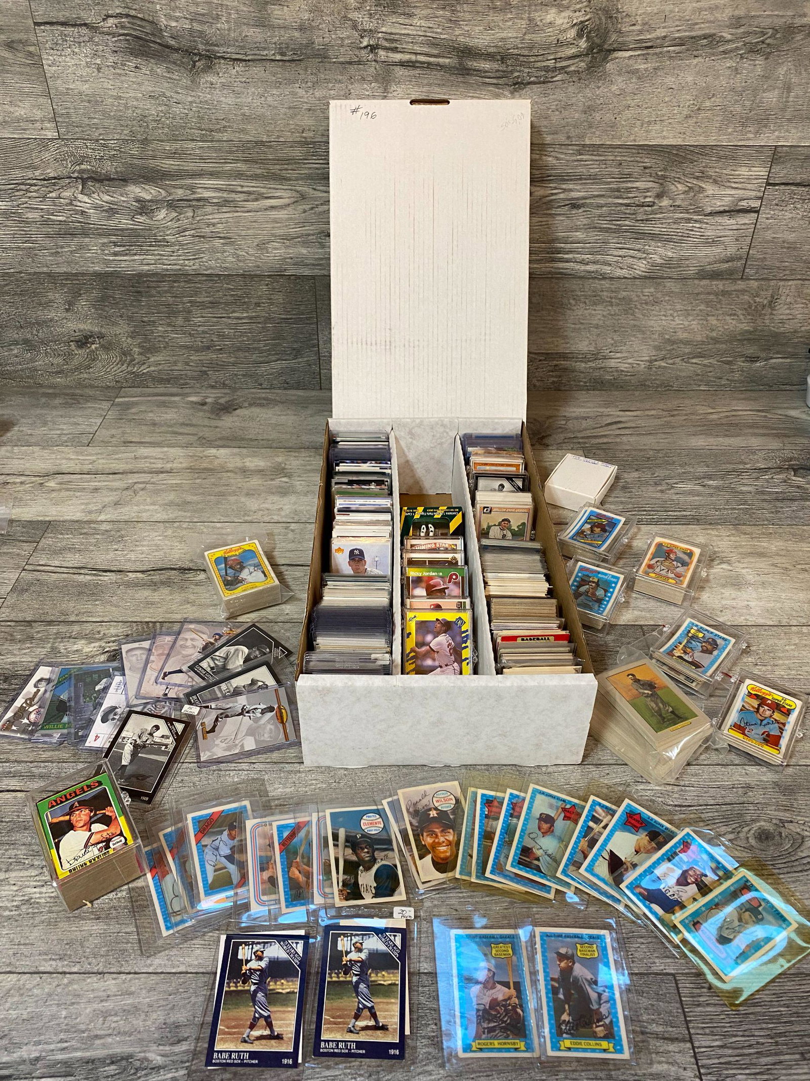 Various aggregated baseball lots: 500 cards from 1990-2000â€™s (all makes) (E-M); 500 (approx.) HOFer cards 1970â€™s-90â€™s (many makes, beautiful cards), (E-M), 85 cards from Topps Minis 1975 set (NM); approx. 60 Ricky