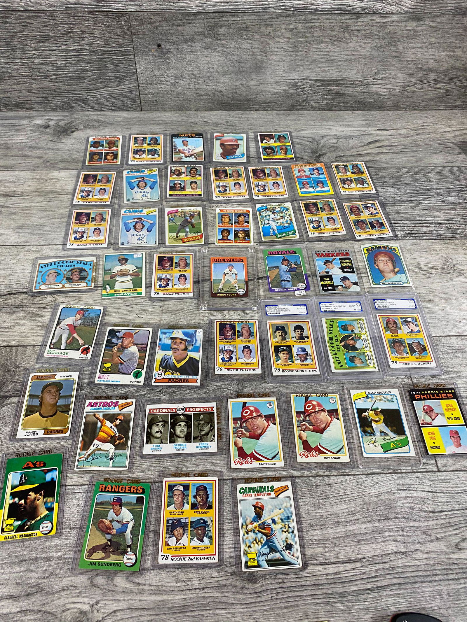 Lot of 1970s Topps Baseball RCs and Stars: Munson,Trammell/Molitor (PGS graded 4), Gossage, Singleton, Brett, Yount, O. Smith, Guidry, R. Henderson, Sutcliffe, Randolph, Fisk (PGS graded 6.5), Murphy (PGS graded 5), plus 30 more