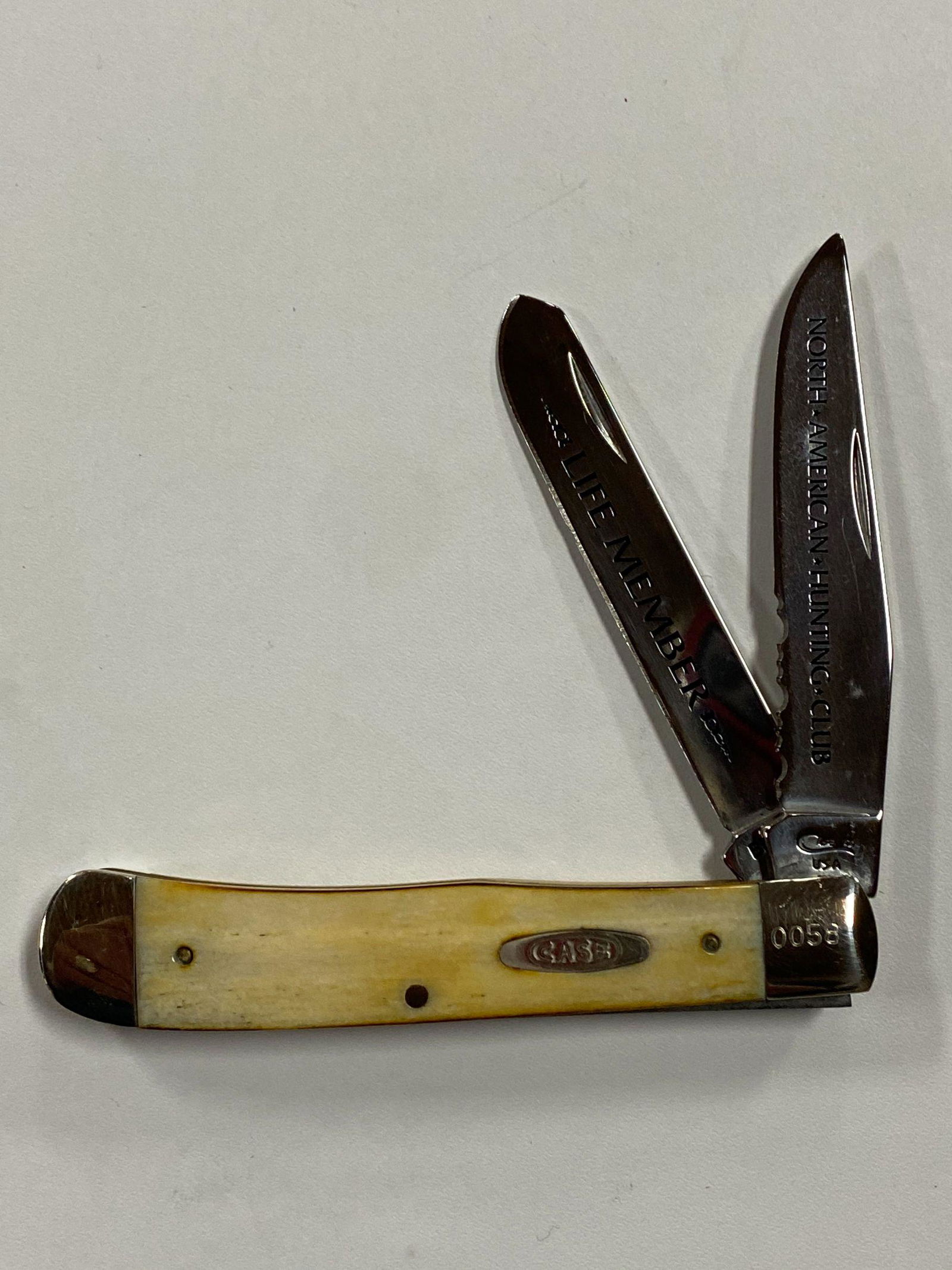 CASE XX NORTH AMERICAN HUNTING CLUB- LIFE MEMBER KNIFE: #BW254SS. LIKE NEW CONDITION
