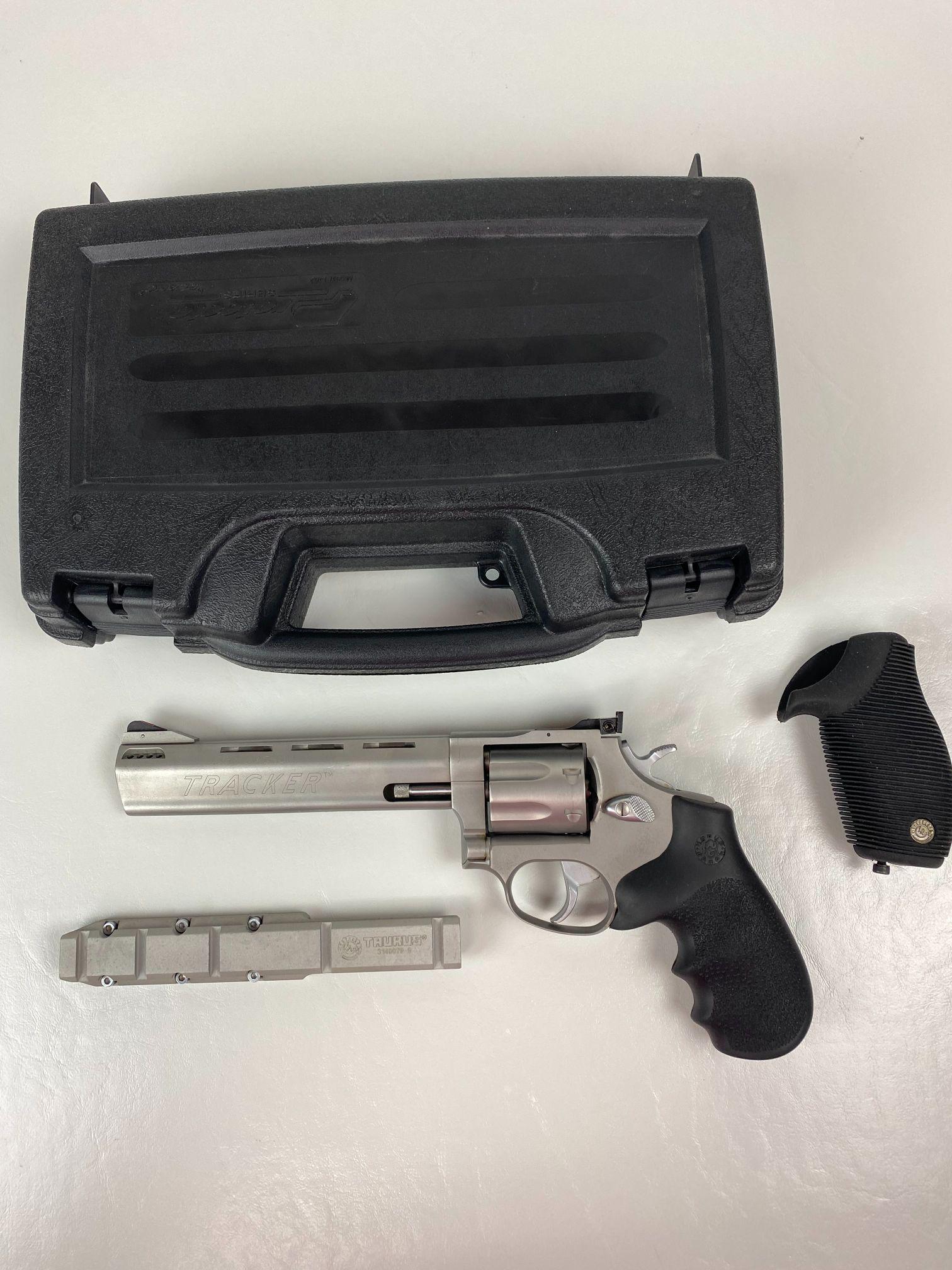 TAURUS 357 MAGNUM TRACKER: SN# CX953177. APPEARS TO NEVER BEEN FIRED. SPARE RIPS, SCOPE MOUNT, HARD CASE