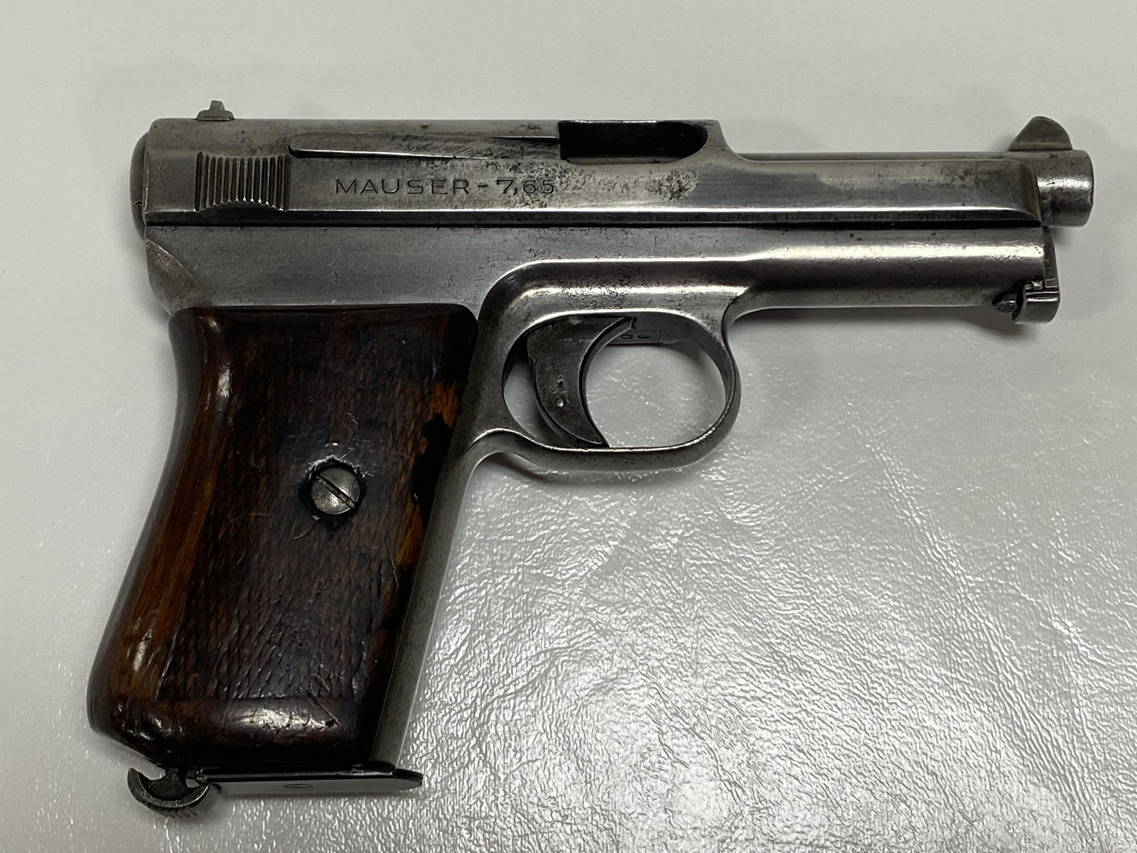 WAFFENFABRIK MAUSER 7.65 PISTOL: SN 300969, ACTION WORKS AS IT SHOULD