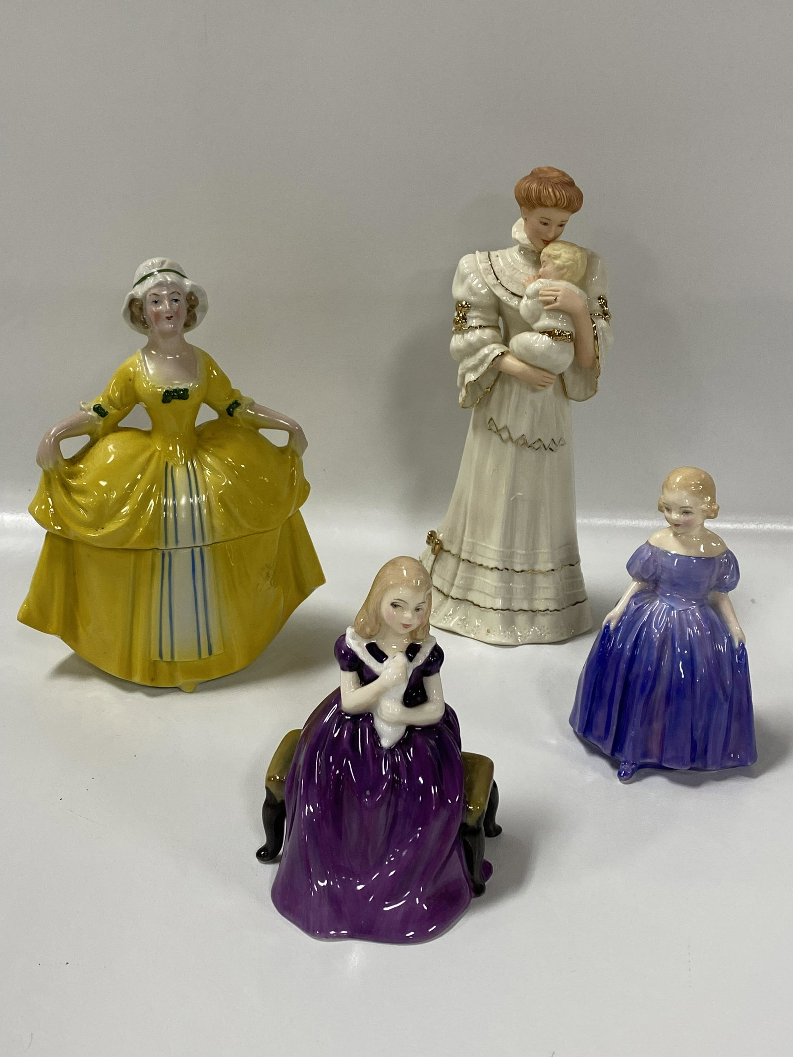 4 PC. FIGURINE LOT: ROYAL DOULTON, LENOX, MADAME POMPADOUR. ALL IN VG FOUND CONDITION. NO CHIPS OR CRACKS