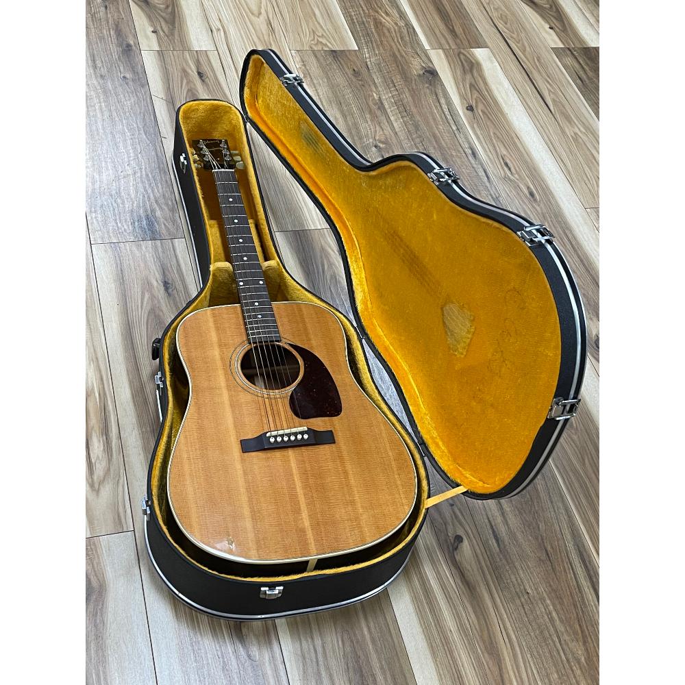 Gibson Banner Acoustic Guitar: 1994, vg used condition